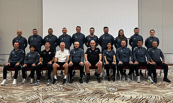 UEFA Antrenr Eitimcisinin Eitimi Kursu Tamamland