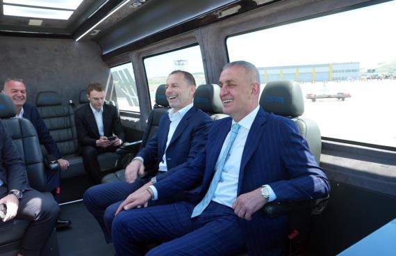 Orjinal boyutlar� i�in t�klay�n�z