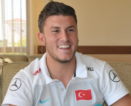 Sefa Ylmaz: "Trkiyede futbol duygularla oynanyor"