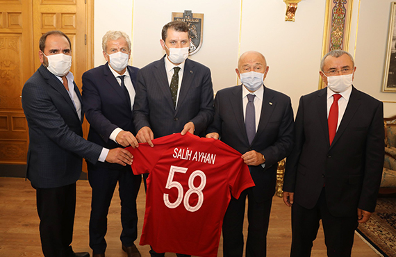 Bakan Kasapolu ve zdemir, Sivas'ta ziyaretlerde bulundu