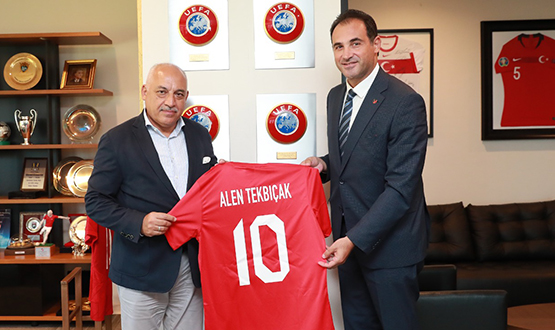 stanbul ili Spor Kulb Bakan Alen Tekbak, Bykeki'yi Ziyaret Etti