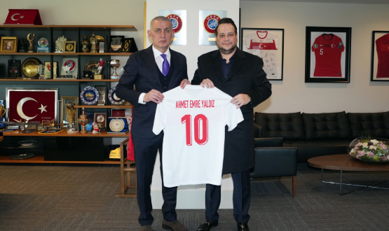 Ahmet Emre Yald�z'dan TFF Ba�kan� Hac�osmano�lu'na Ziyaret