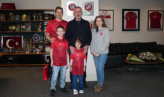 Ryan Guirlinger'den, TFF Ba�kan� Hac�osmano�lu'na Ziyaret