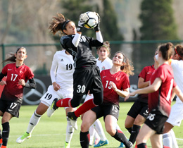 Kadn A Milli Takm, rdne 2-1 yenildi