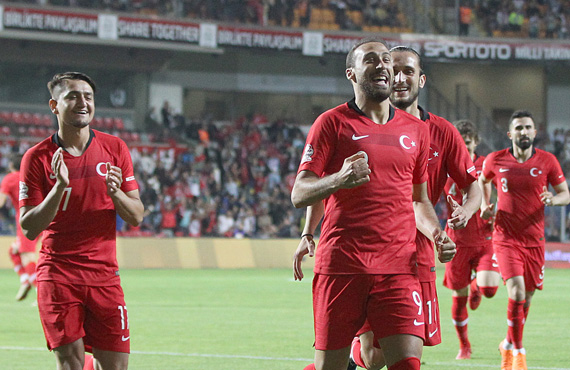 Turkey beat Iran: 2-1