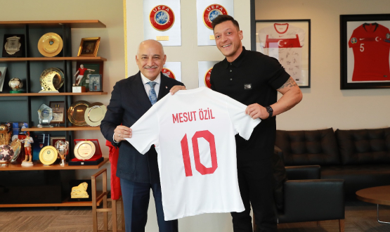 Mesut zil'den TFF Bakan Mehmet Bykeki'ye Ziyaret