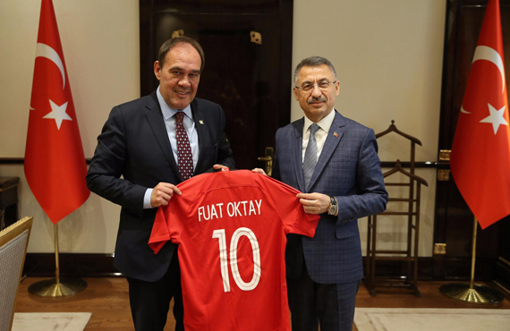 Bakan Demirren'den Fuat Oktay'a ziyaret