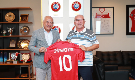 Altnordu FK Bakan Seyit Mehmet zkan'dan Bakan Bykeki'ye Ziyaret
