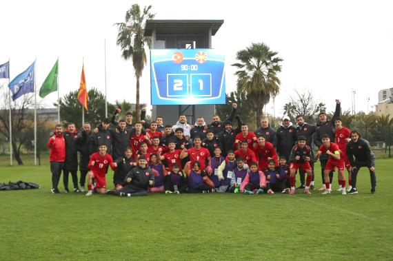 Orjinal boyutlar� i�in t�klay�n�z