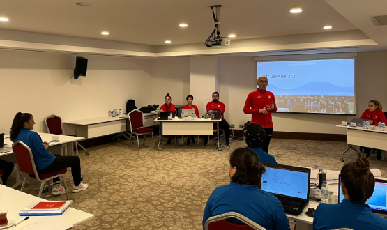 Kadınlara Özel UEFA B Antrenör Eğitim Programı Antalya'da Başladı