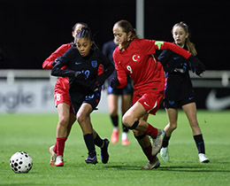 U15 K�z Mill� Tak�m�m�z, �ngiltere�ye Ma�lup Oldu