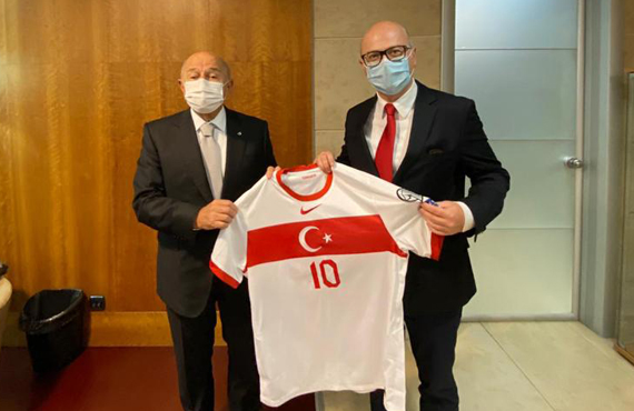 Özdemir'den Büyükelçi Erginay'a teekkür 