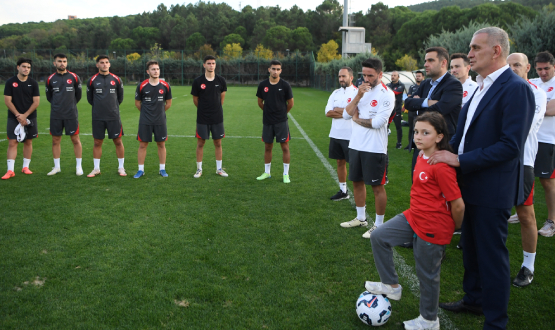 TFF Bakan Hacosmanolu, mit Mill Takmmz ile Bir Araya Geldi