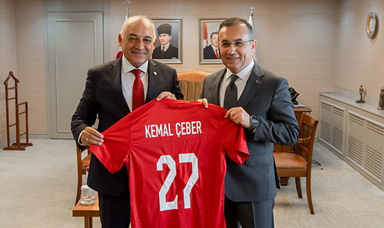 Bakan Mehmet Bykeki, Gaziantep Valisi Kemal eber'i Ziyaret Etti