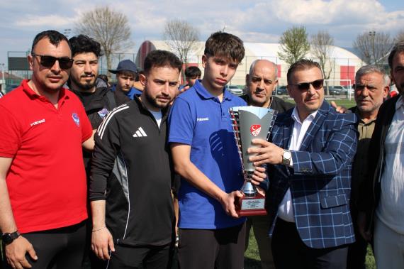 Orjinal boyutlar� i�in t�klay�n�z
