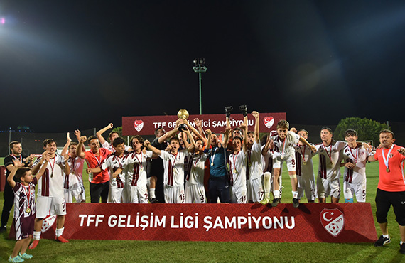 U15 Bölgesel Geliim Ligi Finali'nde negölspor ampiyon oldu