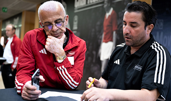 Ouz etin ve Emrah Aykurt, UEFA Antrenr Eitim Konferans'na Katld