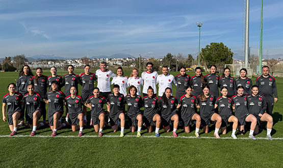 U19 Kad�n Mill� Tak�m�m�z, Haz�rl�klar�n� S�rd�r�yor