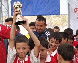 Nide Atatrk Kupas Futbol Turnuvas ampiyonu belli oldu