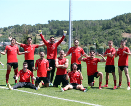U19 Mill Takmmz, almalarn ift Antrenman ile Srdrd