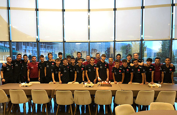 U17 Milli Takm'nda Ahmet ar Gney'in doum gn kutland