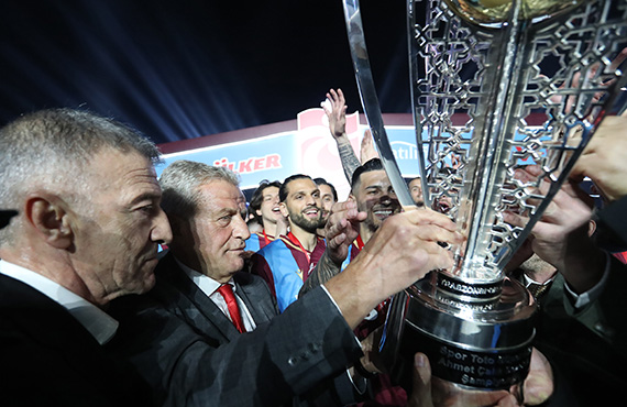 Trabzonspor ampiyonluk kupasn ald
