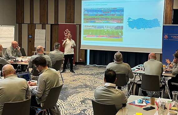 TFF heyeti, Polonya’daki Antrenör Eitimi toplantsna katld