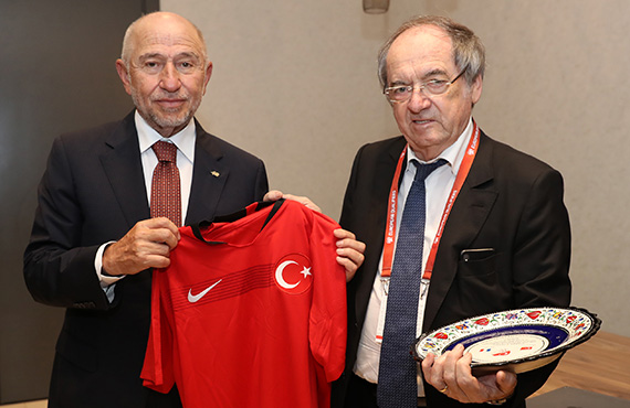 TFF Bakan Nihat zdemir, Fransa Federasyon Bakan ile bir araya geldi