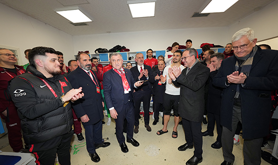 Cumhurba�kan�m�z Erdo�an'dan A Mill� Tak�m�m�za Tebrik Telefonu