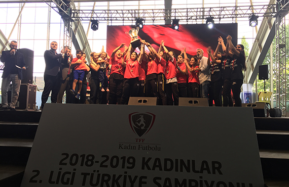 Kadnlar 2. Ligi'nde ampiyon Fomget Genlik ve Spor