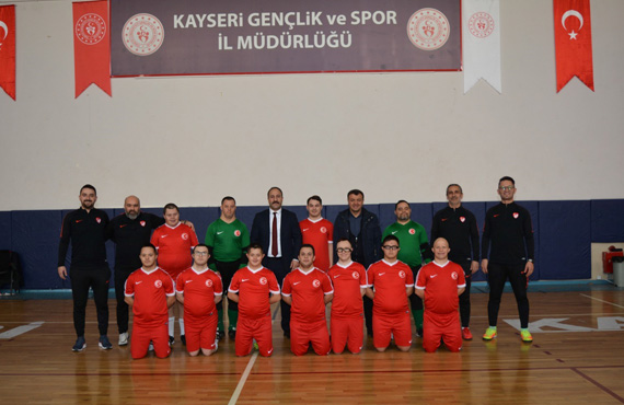 Down Sendromlular Futsal Milli Takm, Kayseri'de kampa girdi
