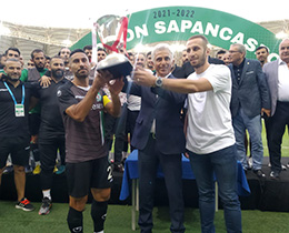 Bitexen Sapanca Gençlikspora kupasını Ali Düşmez verdi