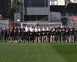 Kad�n A Mill� Tak�m�m�z, Malta Ma��na Haz�r