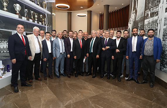 TFF 2. ve 3. Lig kulp bakanlarndan Nihat zdemir'e ziyaret