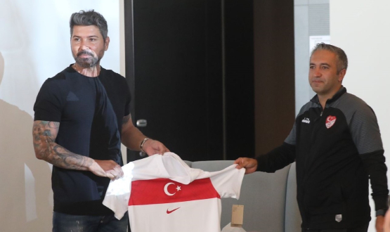 Hakan Kutlu Antrenr Eitimine Konuk Oldu