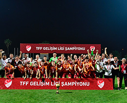Elit U16 Liginde DG Sivassporu 3-1 yenen Galatasaray şampiyon oldu