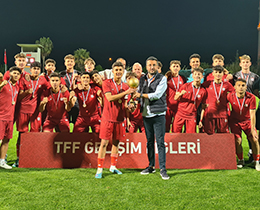 U17 Elit A Liginde Şampiyon Demir Grup Sivasspor