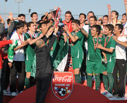 Coca-Cola Akademi U16 Ligi ampiyonu Bursapor