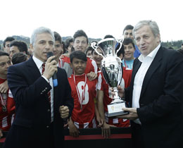 Nike Premier Cup U15 Trkiye ampiyonasn Boluspor kazand