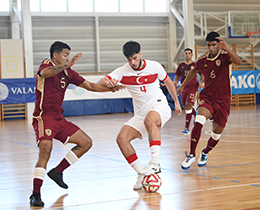 Futsal A Milli Takmmz, Venezuelaya Malup Oldu