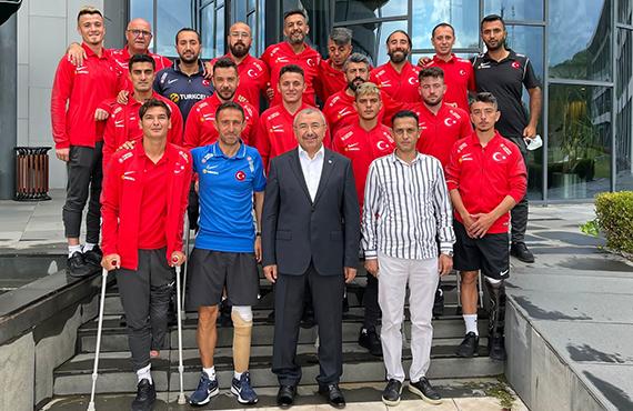 smail Erdem Ampute Futbol Milli Takm ile bir araya geldi