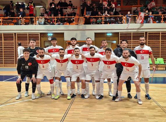 Orjinal boyutlar� i�in t�klay�n�z