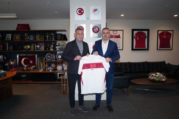 Orjinal boyutlar� i�in t�klay�n�z