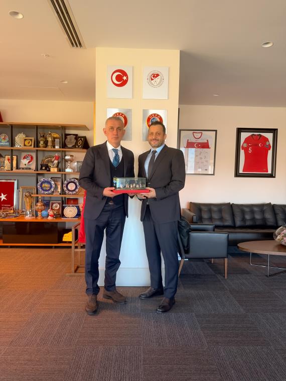 Orjinal boyutlar� i�in t�klay�n�z