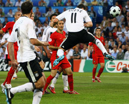 Almanya,  Portekizi 3-2 yenerek ilk yar finalist oldu