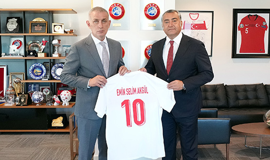 Galata Spor Bakan Akgl'den TFF Bakan Hacosmanolu'na Ziyaret