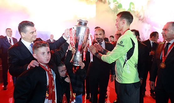 Galatasaray A.. ampiyonluk Kupasn Ald