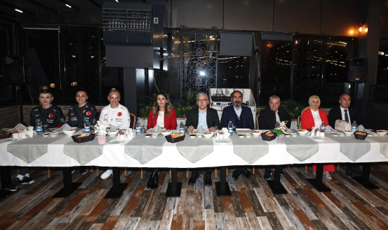 Sivas Valisi imek'ten Kadn A Mill Takmmza Yemek