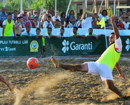 Garanti Plaj Futbolu Liginde etap birincilikleri sryor