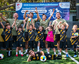 Grassroots Haftas� Futbol Okullar� �enli�i D�zenlendi